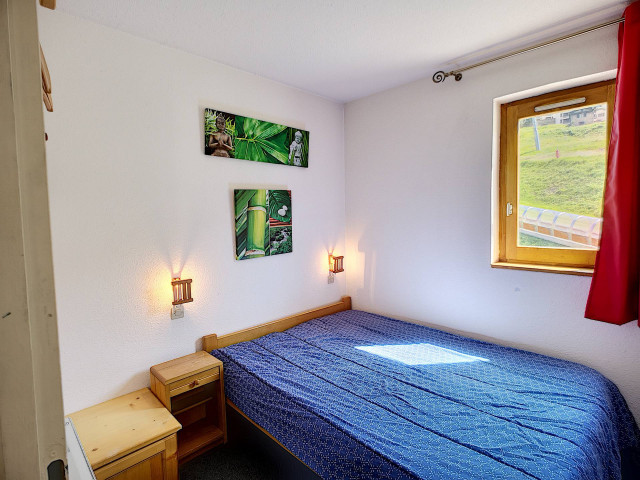 _lv_images__lot_0002020015_06_32284261