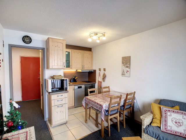 _lv_images__lot_0002020017_04_30140939