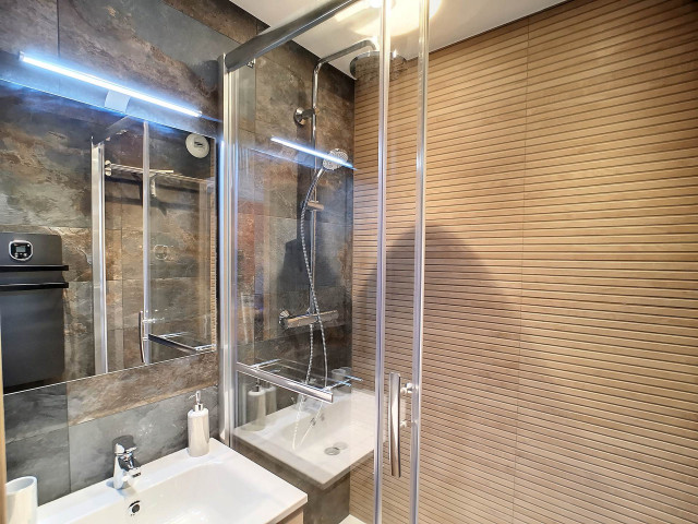 _lv_images__lot_0002020017_10_29147803