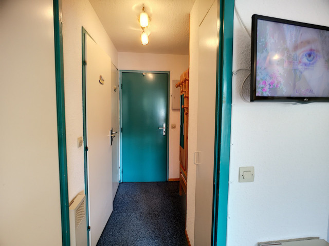 _lv_images__lot_0002020044_05_30031170