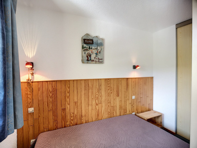 _lv_images__lot_0002020044_09_30103574