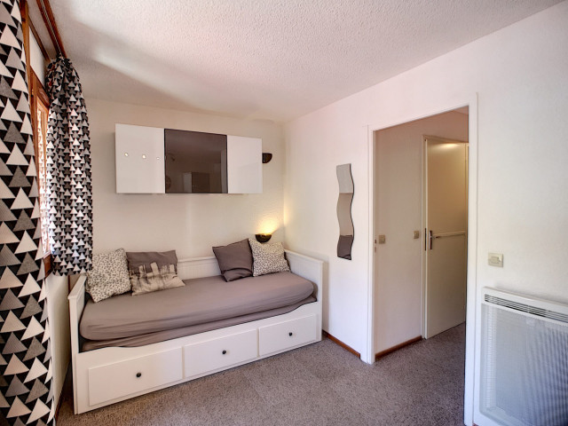 _lv_images__lot_0002030008_06_28842394 _lv_images__lot_0002030008_06_28842394