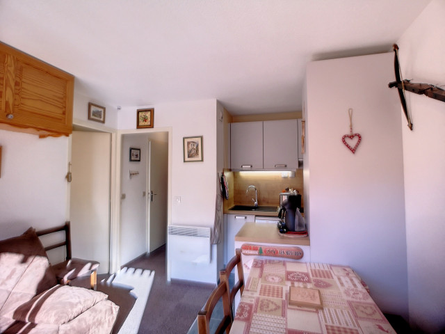 _lv_images__lot_0002030018_11_30161304