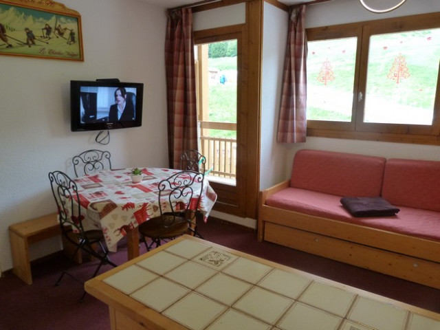 _lv_images__lot_0002030022_02_28084264