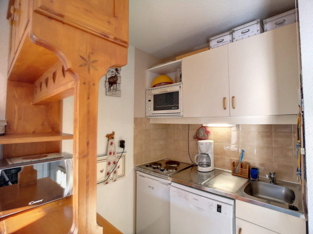 _lv_images__lot_0002030025_04_30010353