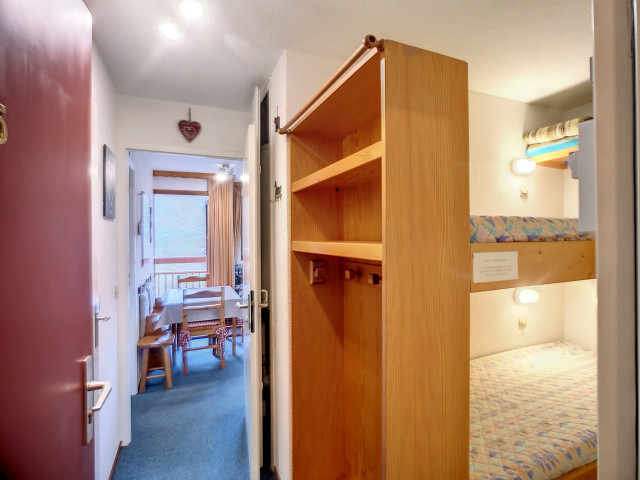 _lv_images__lot_0002030025_10_29989849