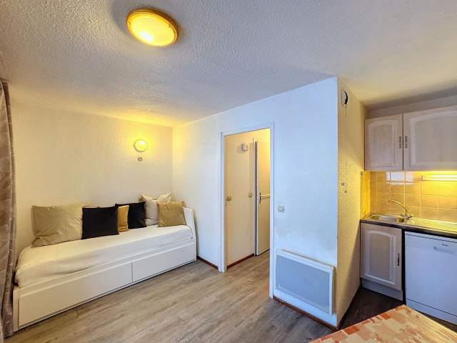 _lv_images__lot_0002030032_03_28990092 _lv_images__lot_0002030032_03_28990092