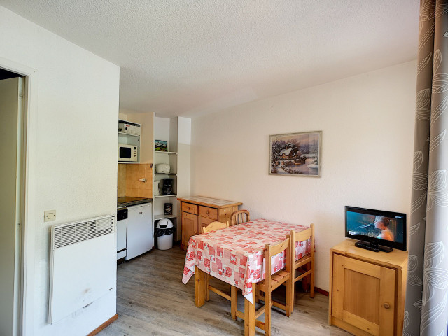 _lv_images__lot_0002030032_04_29069156