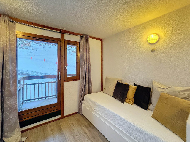 _lv_images__lot_0002030032_05_28724885