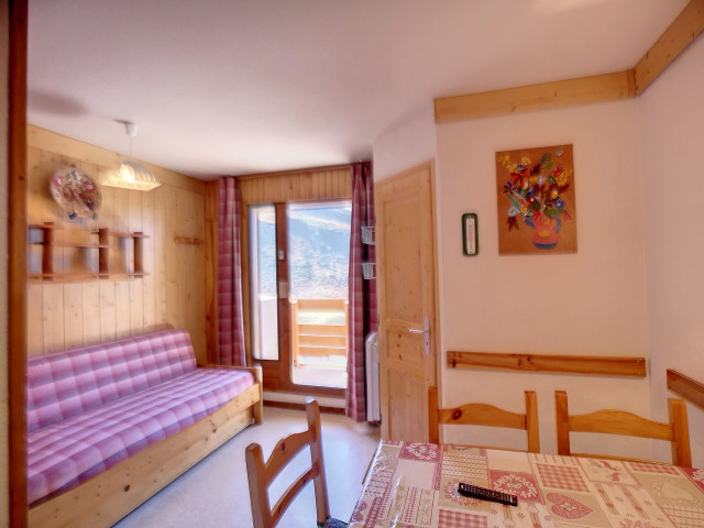 _lv_images__lot_0002030033_02_29835598