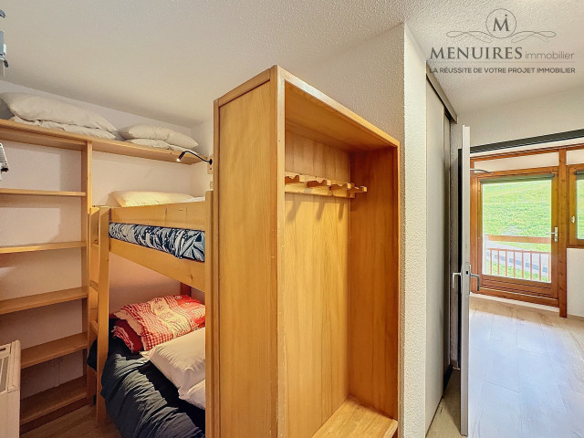 _lv_images__lot_0002030040_09_27837700