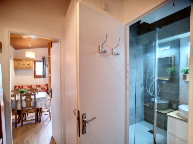 _lv_images__lot_0002030078_07_28198004