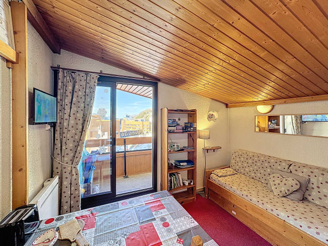 _lv_images__lot_0002040057_01_30103526