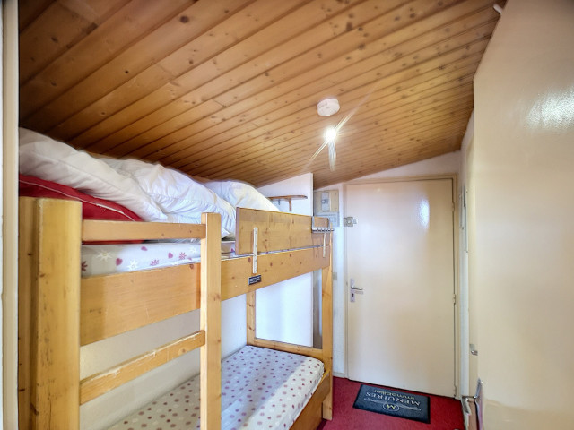 _lv_images__lot_0002040057_04_27477207 _lv_images__lot_0002040057_04_27477207