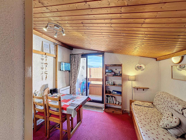 _lv_images__lot_0002040057_08_29486747