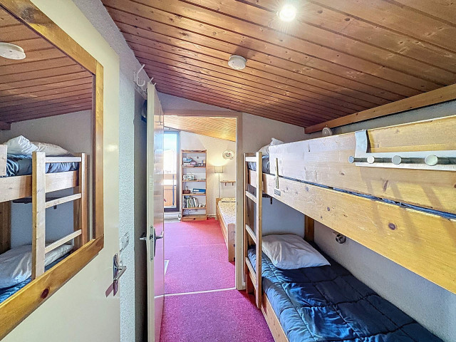 _lv_images__lot_0002040057_11_29646146