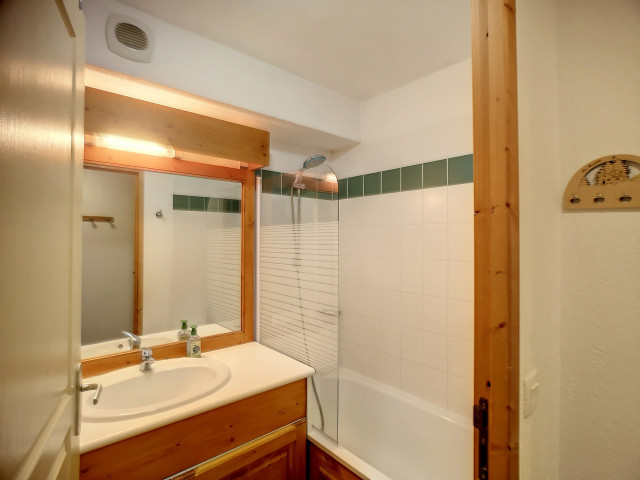 _lv_images__lot_0002050031_12_27744349