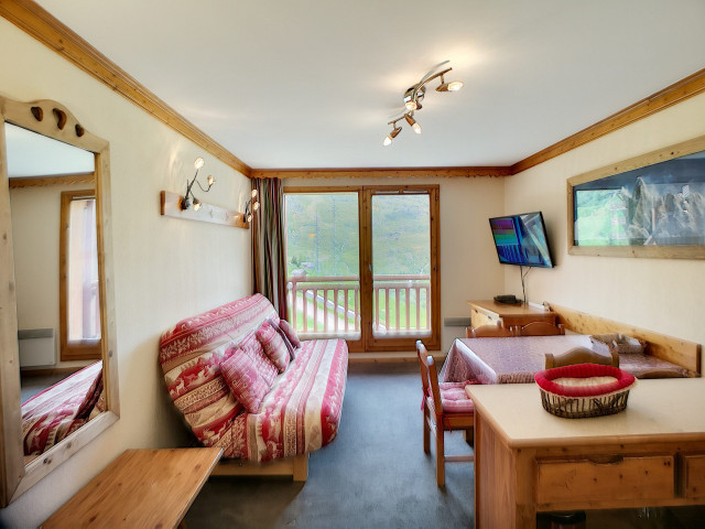 _lv_images__lot_0002050910_03_30101898