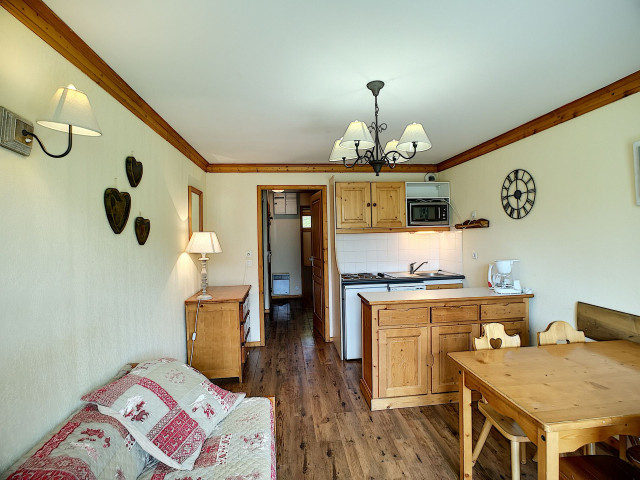 _lv_images__lot_0002050911_01_28141393