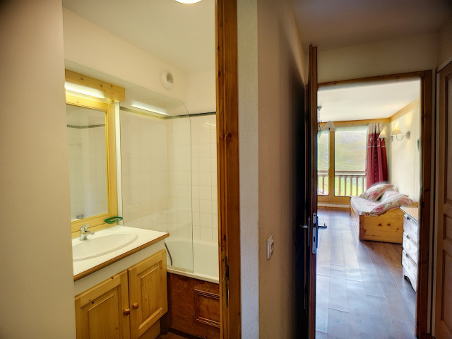 _lv_images__lot_0002050911_11_29805601