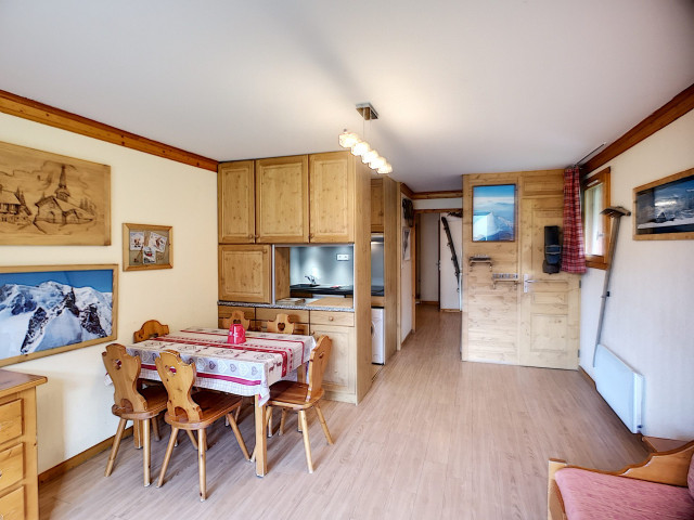 _lv_images__lot_0002051017_01_30182204