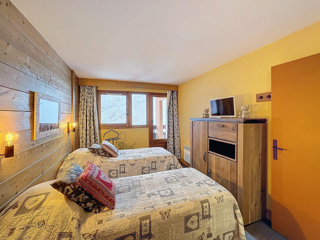 _lv_images__lot_0002060411_09_27666144