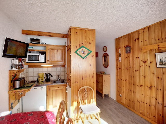 _lv_images__lot_0005001226_04_30010405