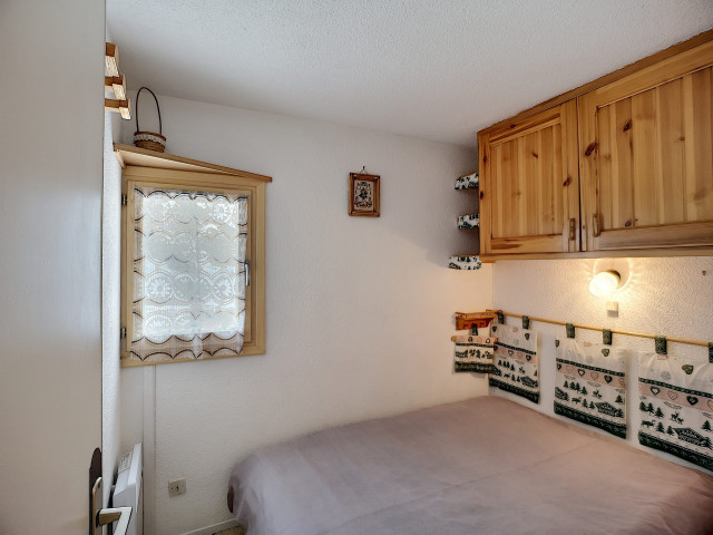 _lv_images__lot_0005001226_11_29906645