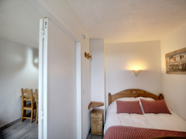 _lv_images__lot_0007000120_07_32156972