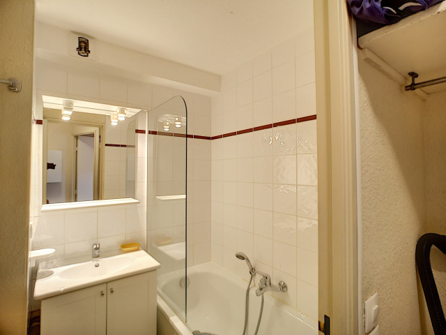 _lv_images__lot_0007000405_10_28572082