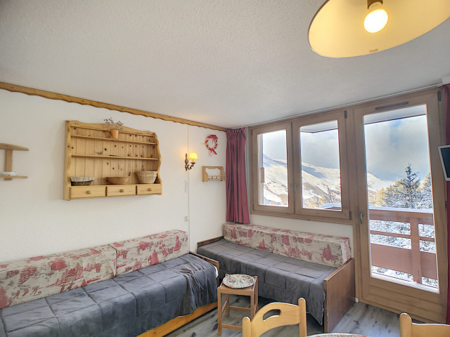 _lv_images__lot_0007010409_05_32728167