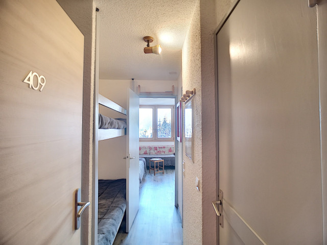 _lv_images__lot_0007010409_09_29907276