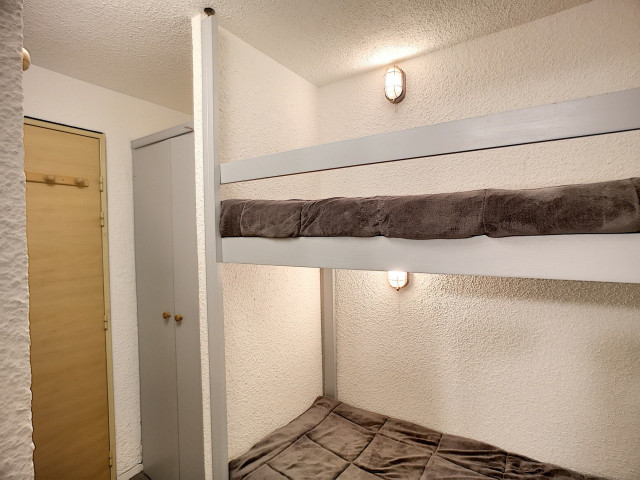 _lv_images__lot_0007010409_11_30103608