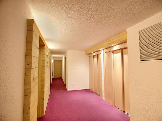 _lv_images__lot_0007010409_15_27591805