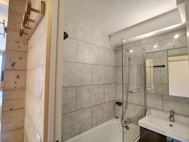 _lv_images__lot_0007010510_14_29805932