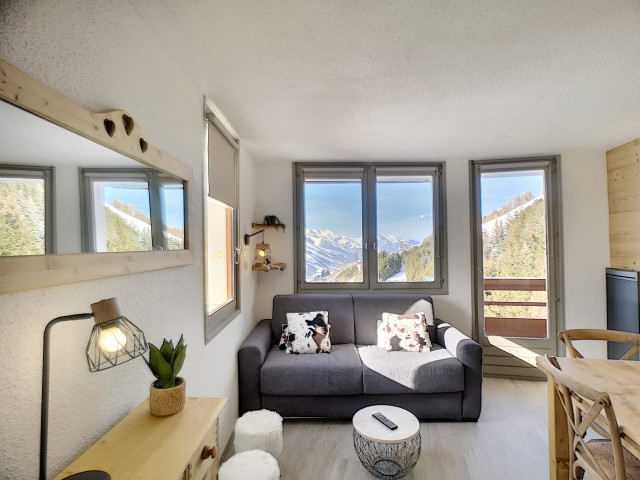 _lv_images__lot_0007010513_01_30203065