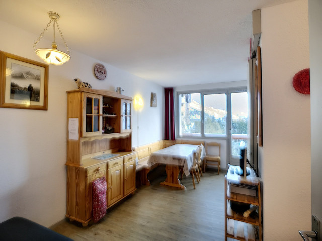 _lv_images__lot_0007010606_06_27783366