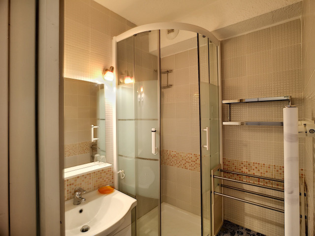 _lv_images__lot_0007010606_08_27744829