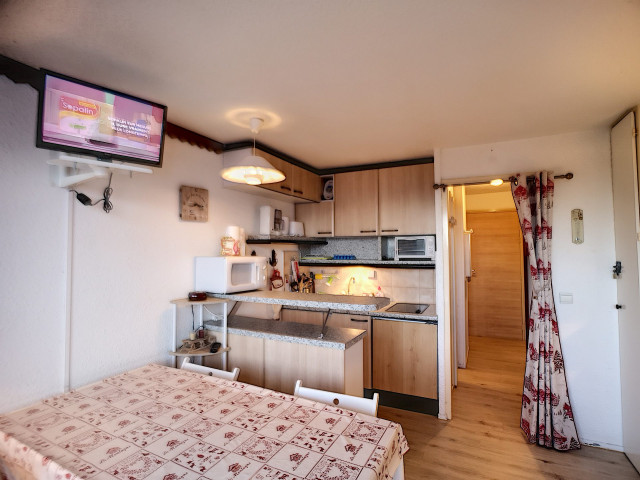 _lv_images__lot_0007010609_02_30183473