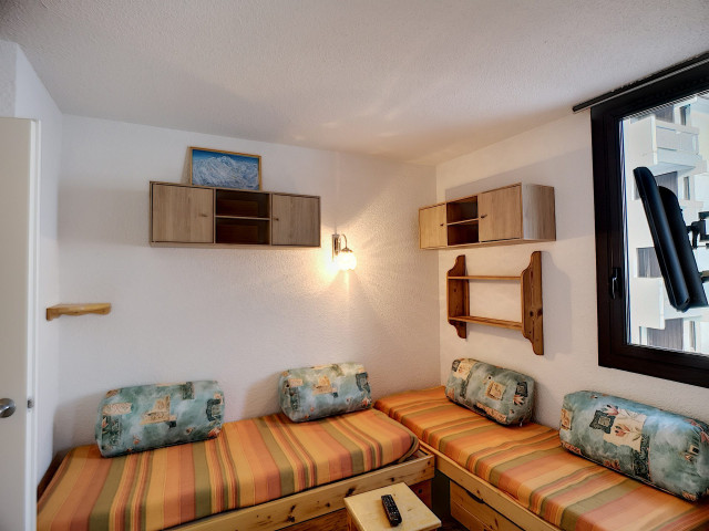 _lv_images__lot_0007030030_02_30051300