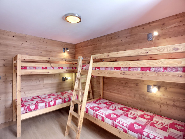 _lv_images__lot_0007040002_11_28571479