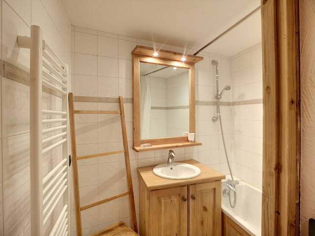 _lv_images__lot_0007040002_13_29822351 _lv_images__lot_0007040002_13_29822351