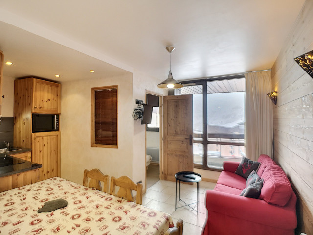 _lv_images__lot_0007040002_14_28860838