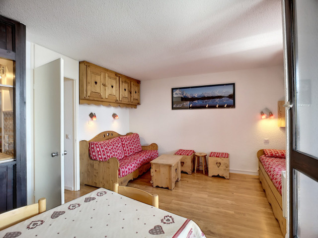 _lv_images__lot_0007060606_02_28532360