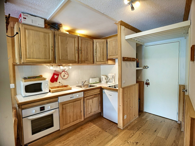 _lv_images__lot_0007070043_02_29766290