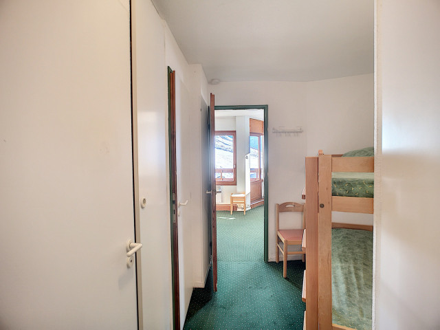 _lv_images__lot_0008000423_10_29846121