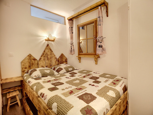 _lv_images__lot_0012000005_15_29486240