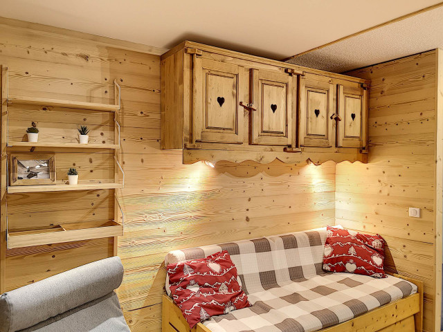 _lv_images__lot_0012000024_03_29186223