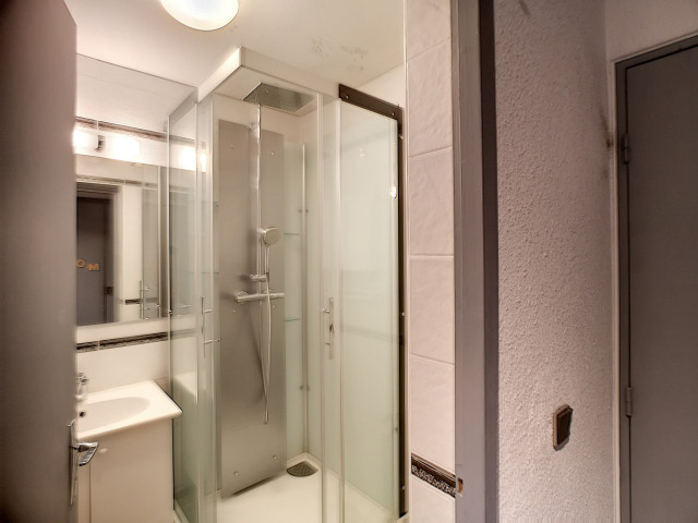 _lv_images__lot_0012000024_09_32157037