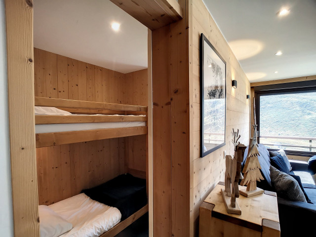 _lv_images__lot_0012000025_08_29644504